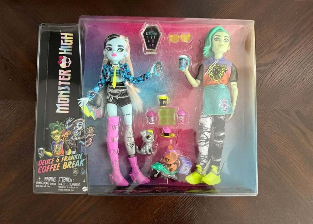 Monster High Deuce Gorgon & Frankie Stein Coffee Break Doll Set HHR58